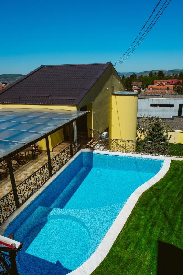 Pensiunea Imperial Targu Mures Ngoại thất bức ảnh