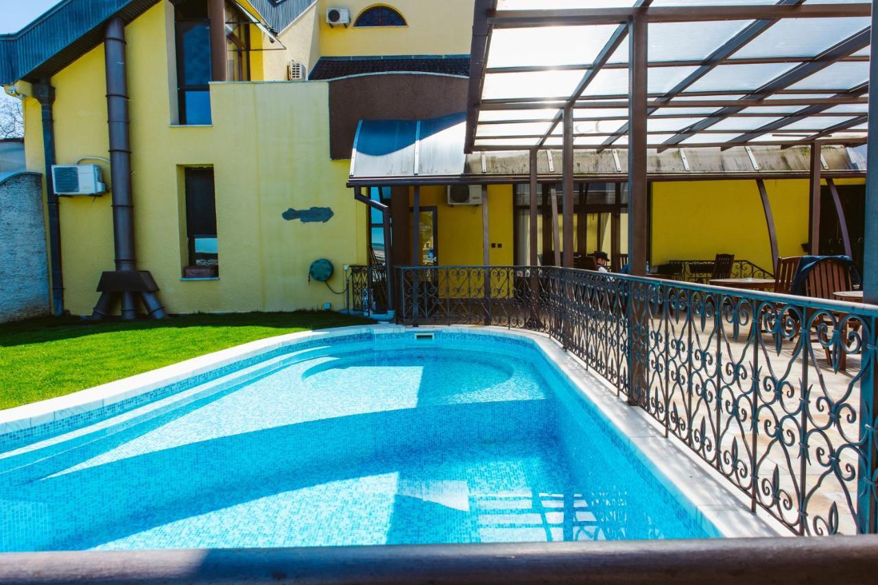 Pensiunea Imperial Targu Mures Ngoại thất bức ảnh