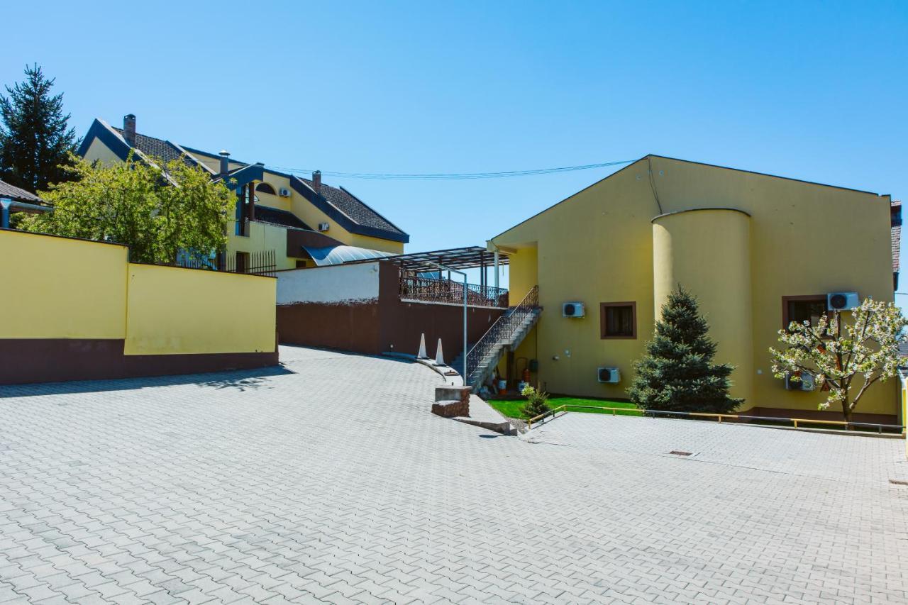 Pensiunea Imperial Targu Mures Ngoại thất bức ảnh