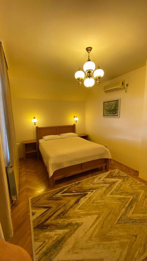 Pensiunea Imperial Targu Mures Ngoại thất bức ảnh