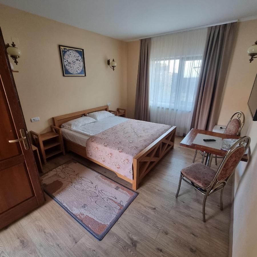 Pensiunea Imperial Targu Mures Ngoại thất bức ảnh
